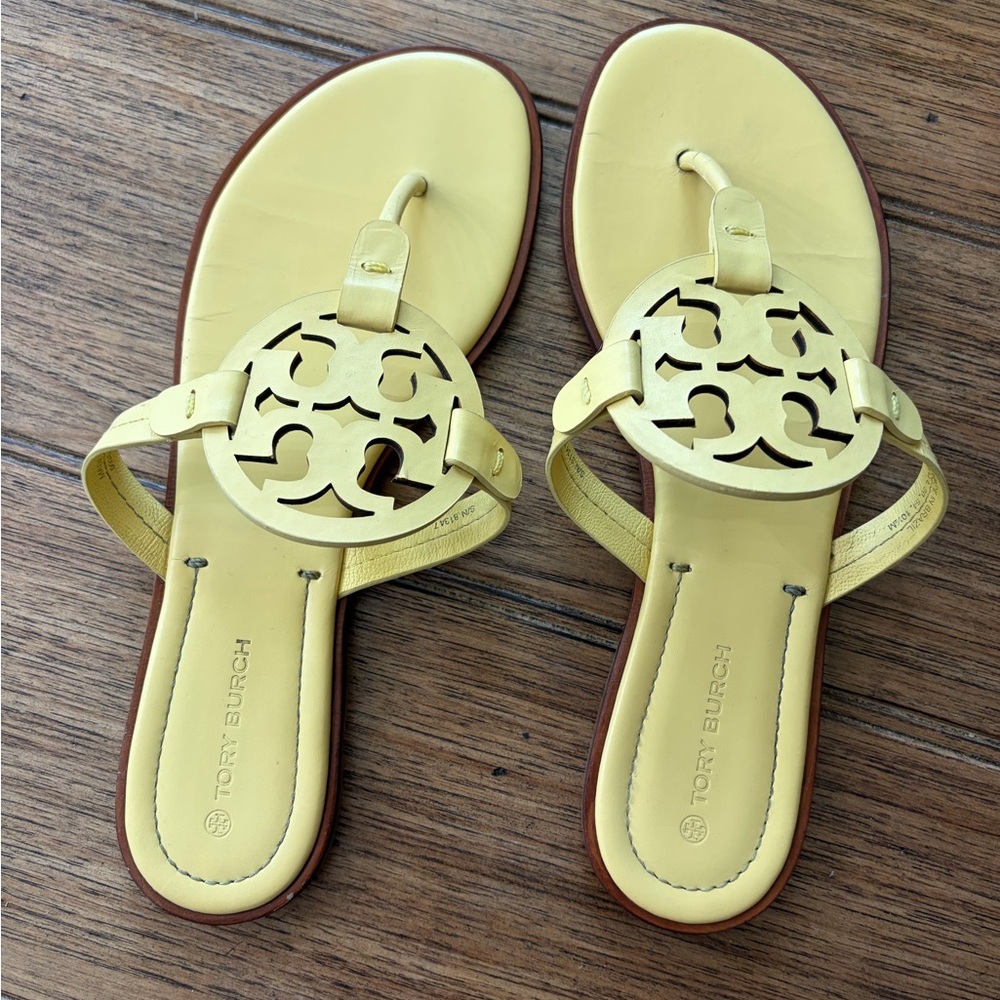 Tory Burch Pale Yellow Leather Logo Medallion Thong Sandals